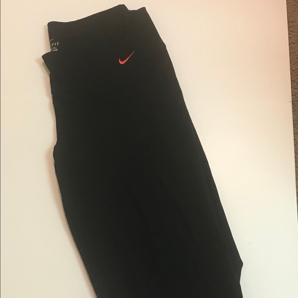 Black Capri length leggings with red detail- Nike